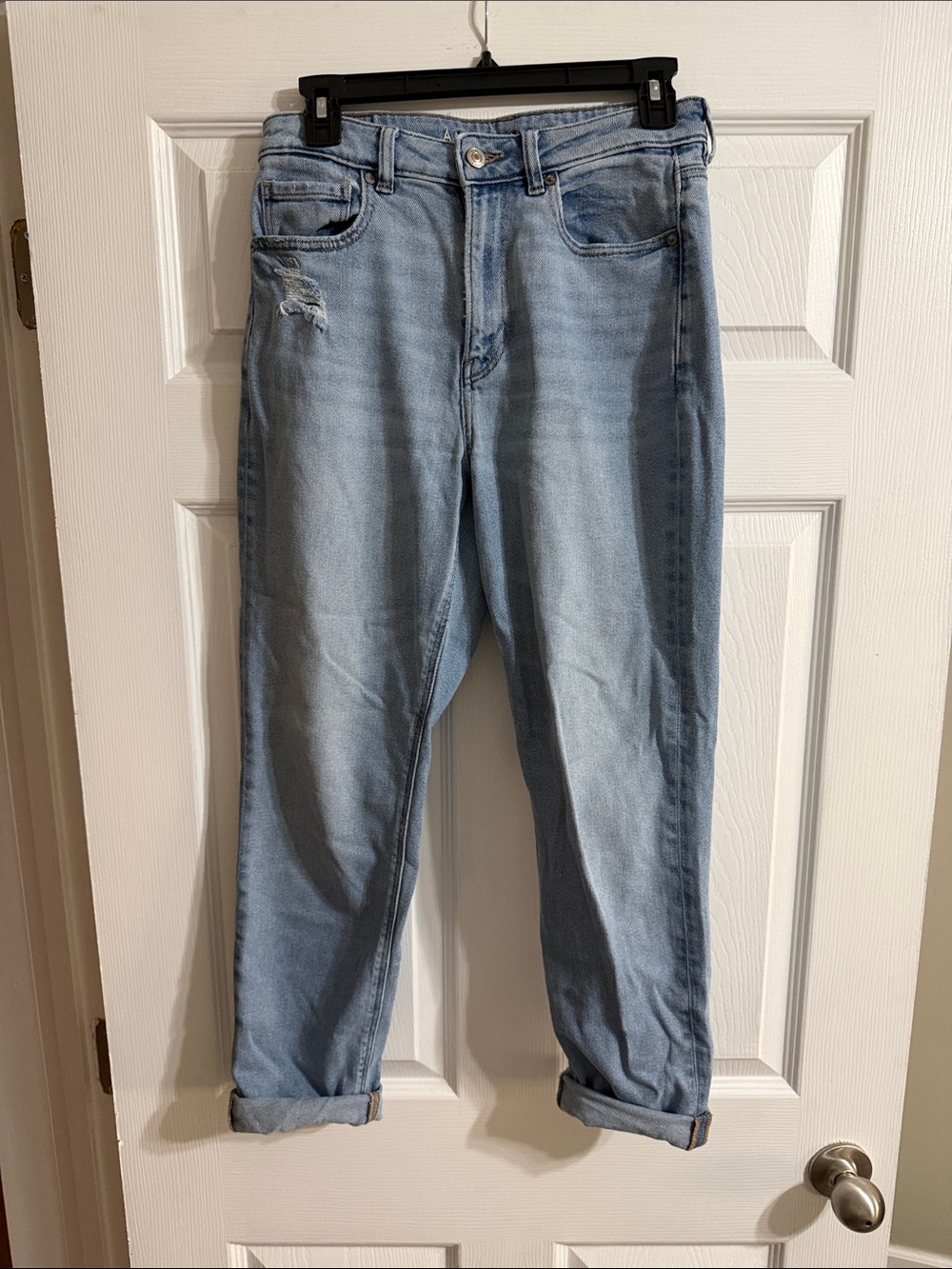 American Eagle High-Rise Light Blue Women’s Mom Jeans